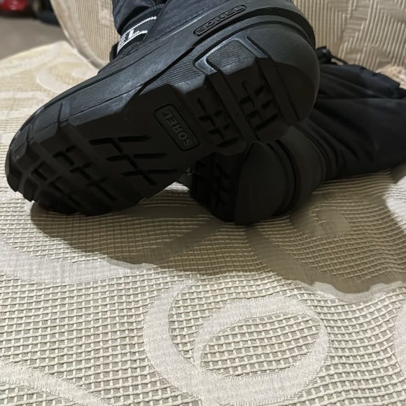 Sorel boots - Picture 7 of 9